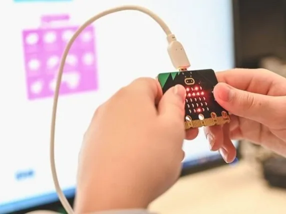 Micro:bit krúžok v SmartLabe / Aj ty v IT