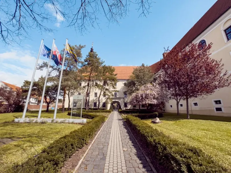 Na motýlích krídlach